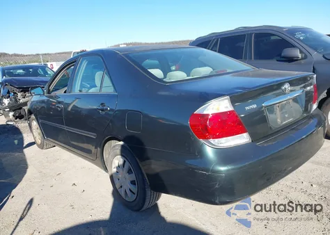 2005 Toyota Camry Le z USA, uszkodzony, nr VIN 4T1BE32K15U029965